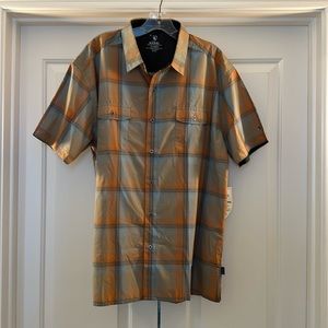 Kuhl Plaid button up short sleeve shirt Men's XL. NWT